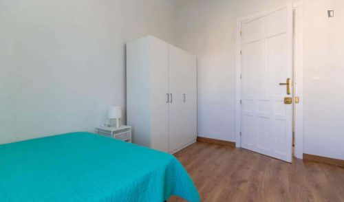 Room in Calle Natalio Rivas, Granada with 7 bedrooms