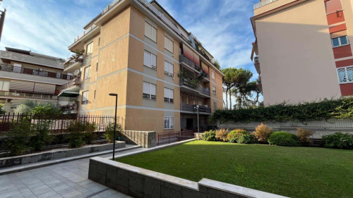 Apartment in Via Sorelle Marchisio, Roma for 75 m² with 2 bedrooms - Gallery - 5