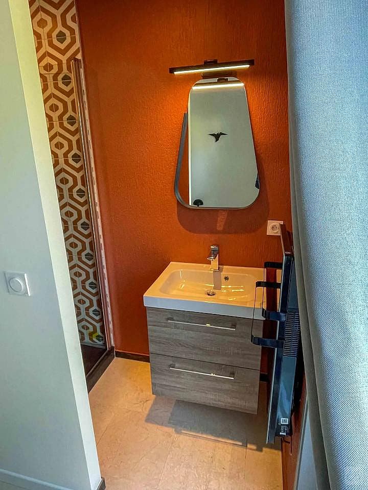 Private Room With En-Suite Bathroom - 6