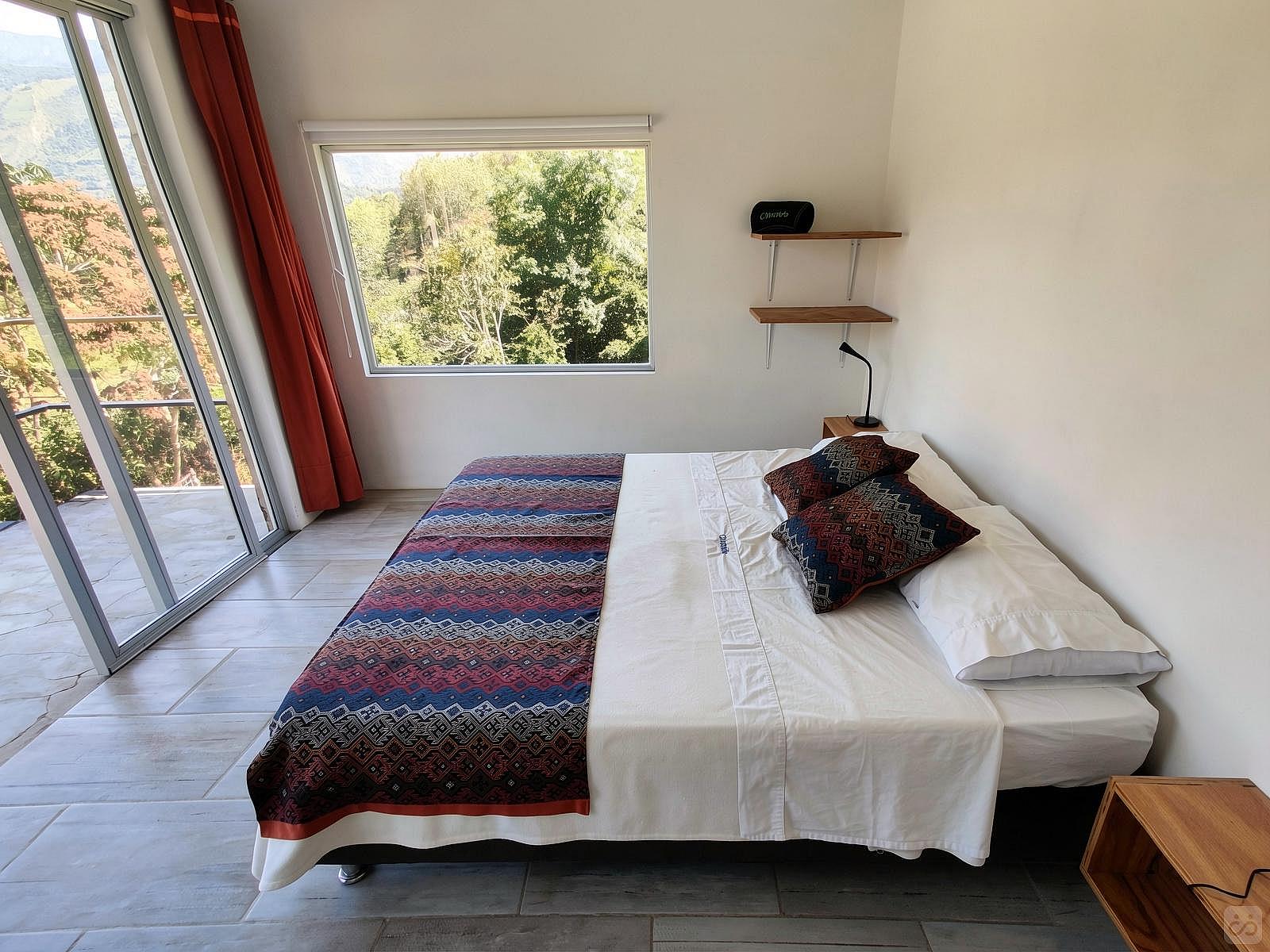  Private Room 2  -  Country House Overlooking The Lake w/ Coworking + Kitesurfing School  - Gallery -  21