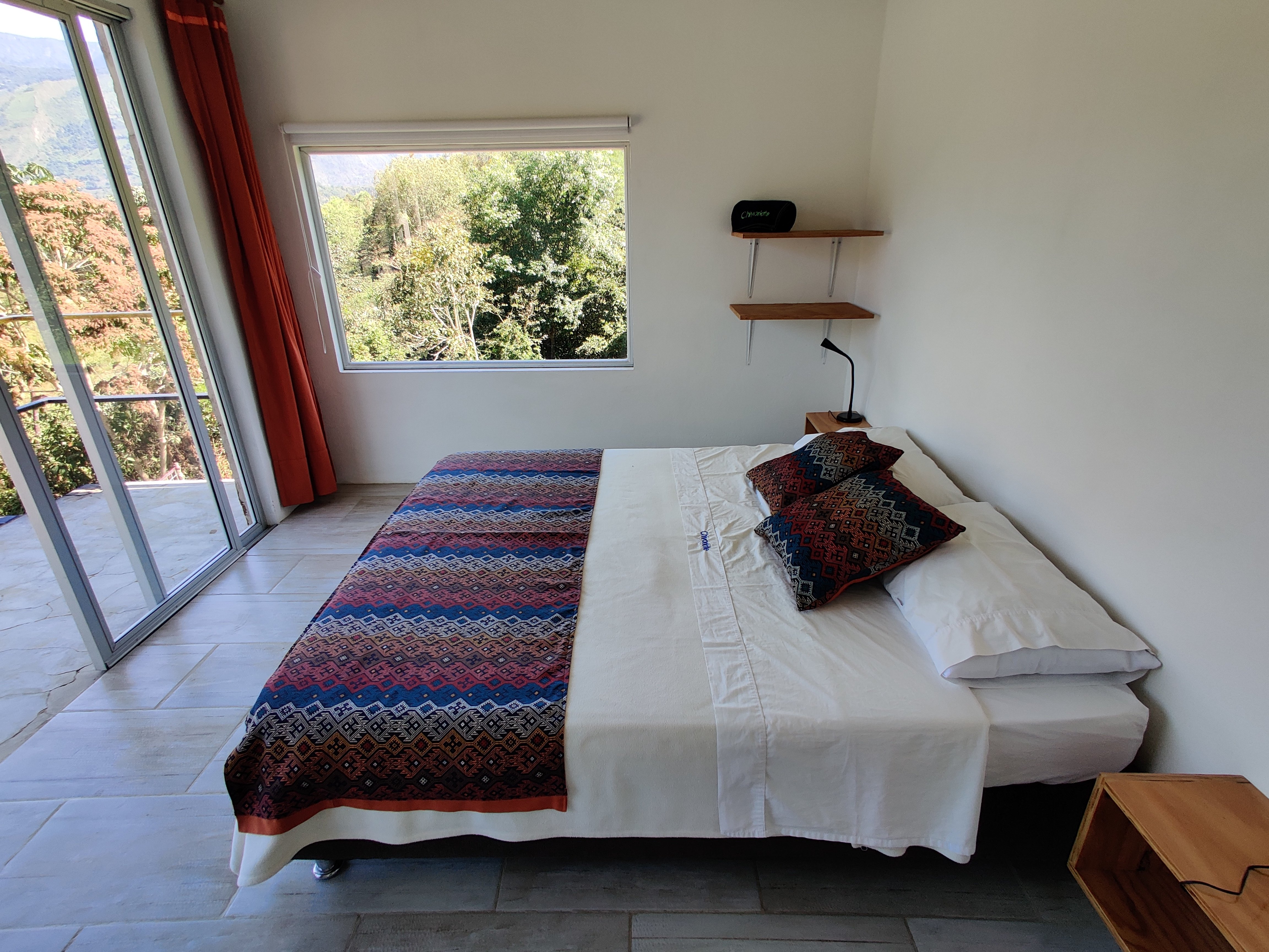  Private Room 2  -  Country House Overlooking The Lake w/ Coworking + Kitesurfing School  - Gallery -  30