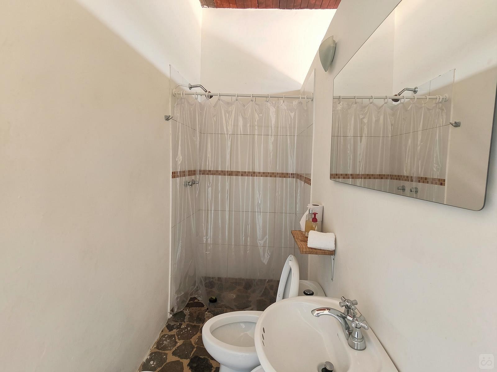  Private Room 2  -  Country House Overlooking The Lake w/ Coworking + Kitesurfing School  - Gallery -  19