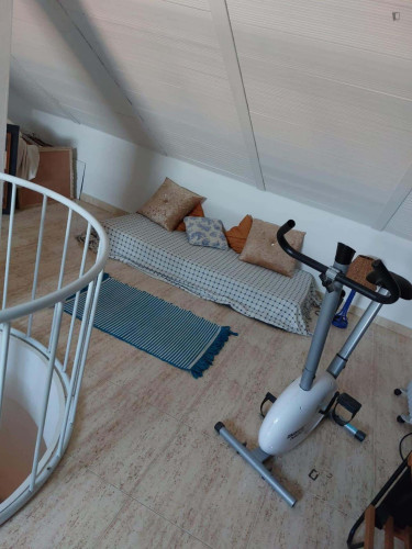 Room in Calle Álamo, Murcia for 130 m² with 5 bedrooms