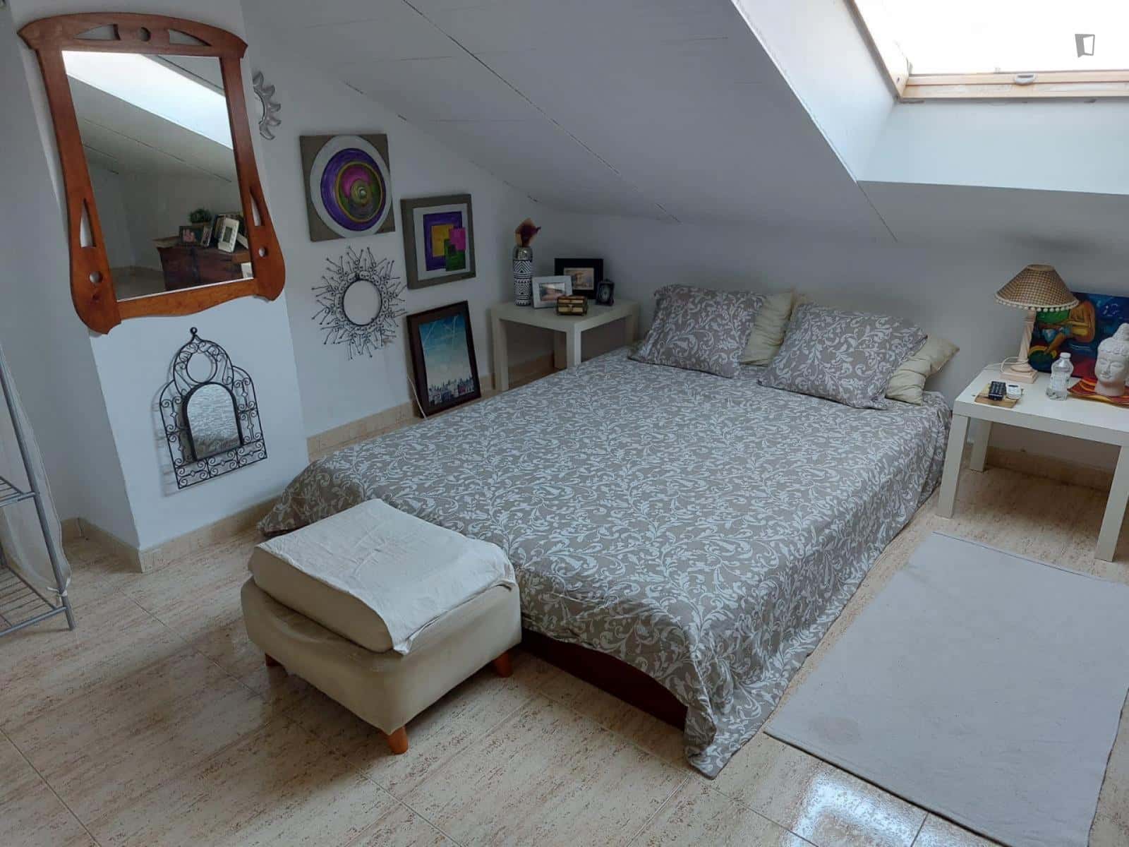 Room In Calle Álamo, Murcia For 130 M² With 5 Bedrooms - 1