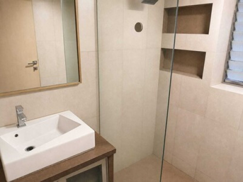 Bright private room in mumbai
