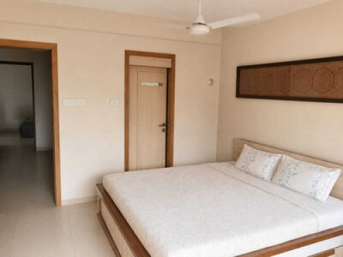 Bright private room in mumbai