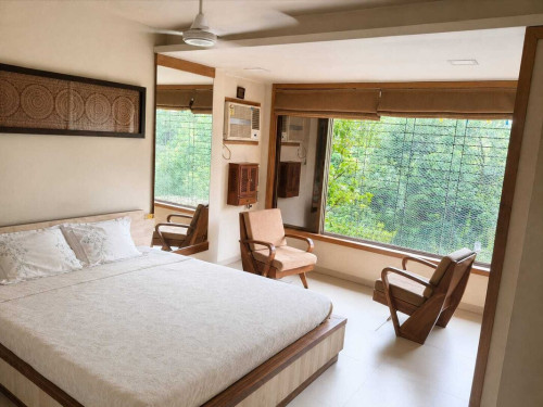 Bright private room in mumbai