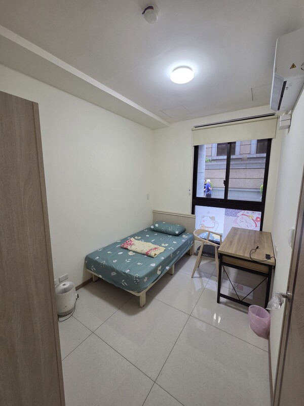A Well-Lit Single Room(Full Room) - 1