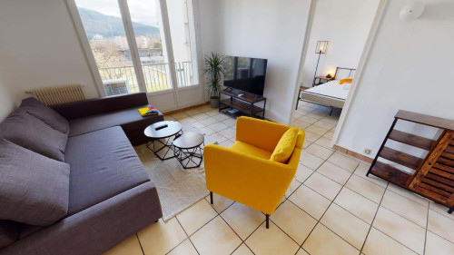 Room in Avenue de la Mogne, Saint-Martin-d'Hères for 85 m² with 4 bedrooms