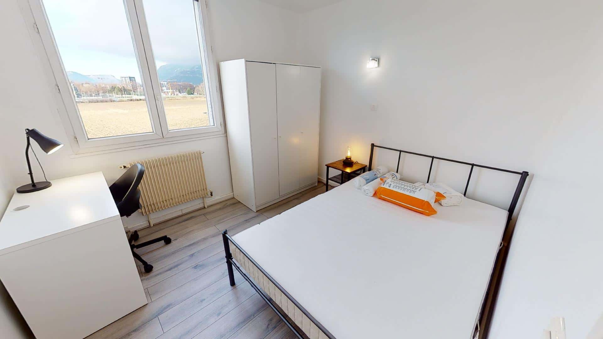 Room In Avenue De La Mogne, Saint-Martin-D'Hères For 85 M² With 4 Bedrooms - 1