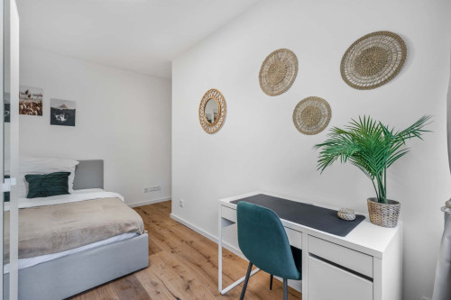 Harthauserstraße room 1