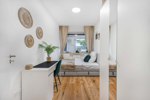 Harthauserstraße room 3
