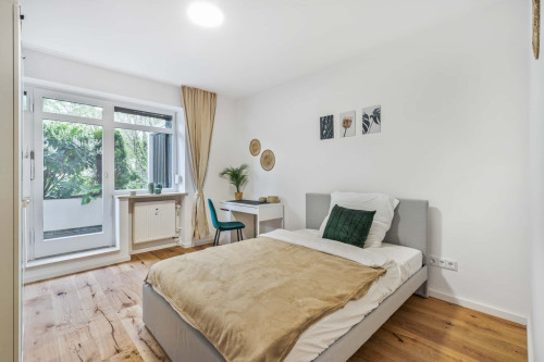 Harthauserstraße room 3