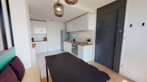 Room in Rue Edouard Branly, Bron for 75 m² with 5 bedrooms - Gallery - 6