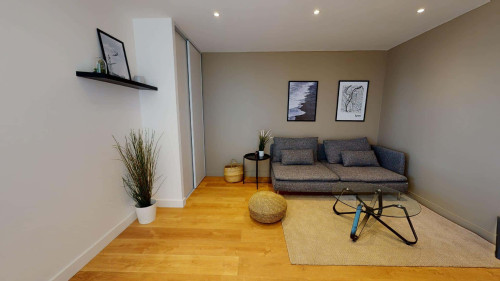 Room in Rue Edouard Branly, Bron for 75 m² with 5 bedrooms - Gallery - 10