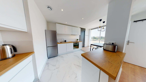 Room in Rue Edouard Branly, Bron for 75 m² with 5 bedrooms - Gallery - 5