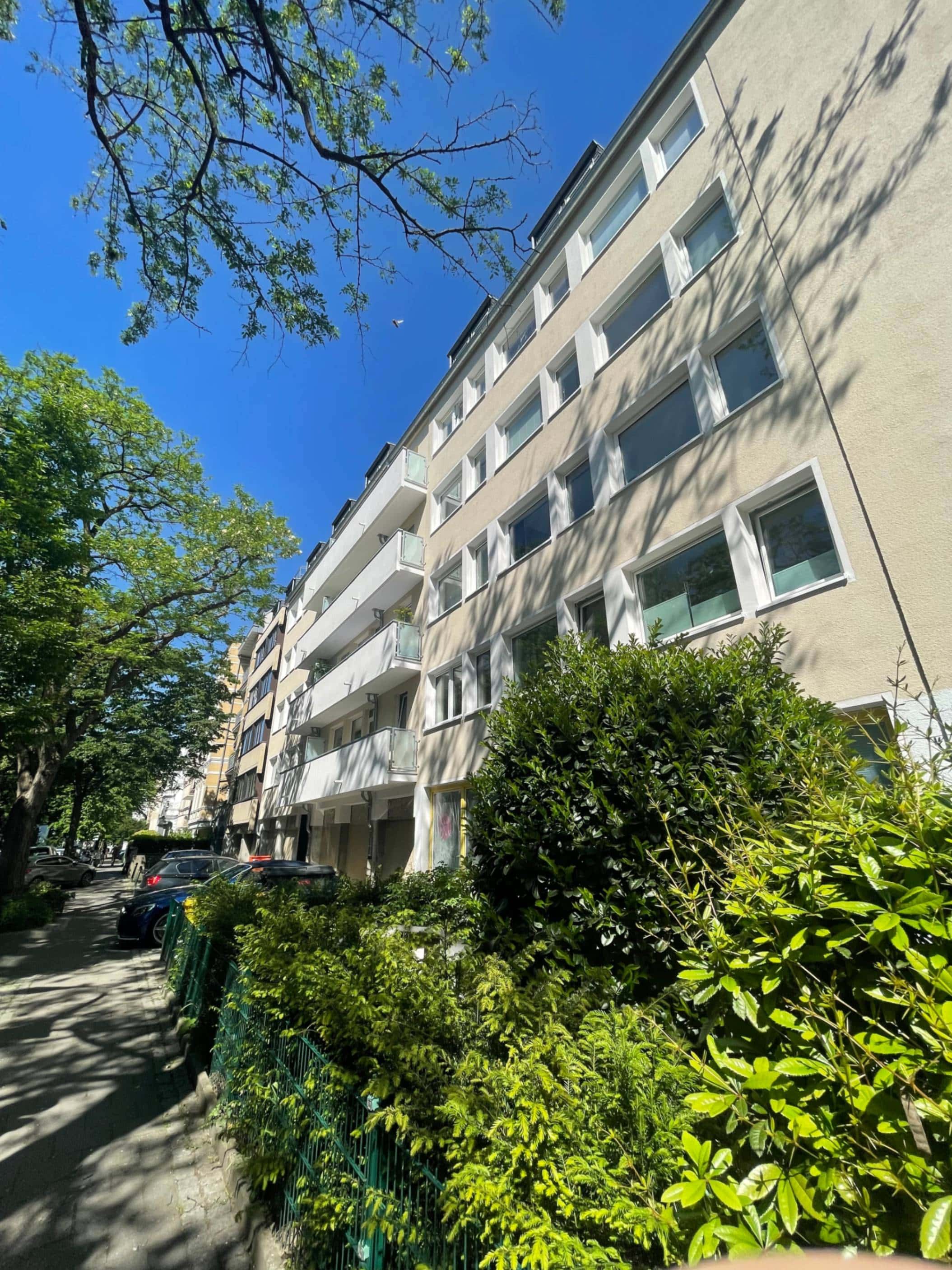 Apartment In Florastraße, Düsseldorf For 65 M² With 2 Bedrooms - 1