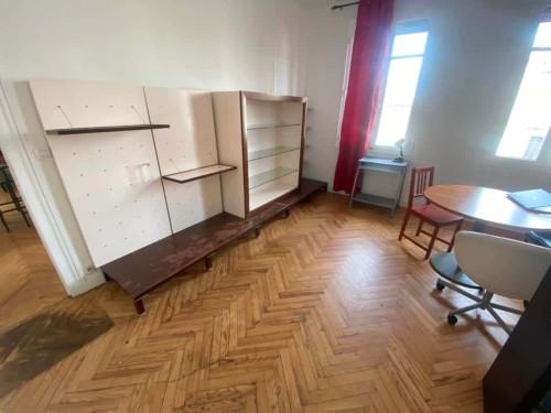 Room in Boulevard George V, Talence for 111 m² with 5 bedrooms