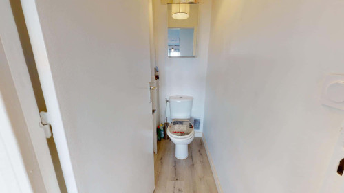 Room in Avenue Jean Jaurès, Lyon for 84 m² with 5 bedrooms