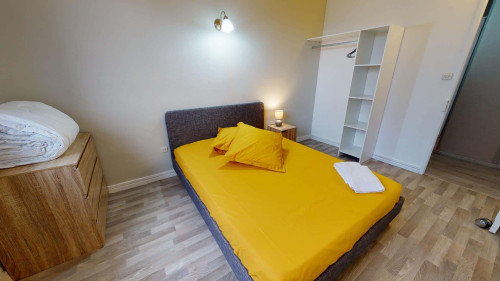 Room in Rue des Essarts, Bron for 77 m² with 4 bedrooms - Gallery - 18