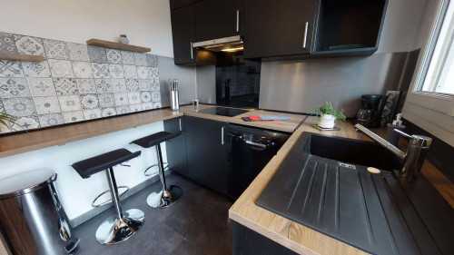 Room in Rue des Essarts, Bron for 77 m² with 4 bedrooms - Gallery - 12