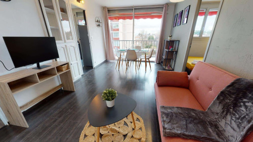 Room in Rue des Essarts, Bron for 77 m² with 4 bedrooms - Gallery - 7