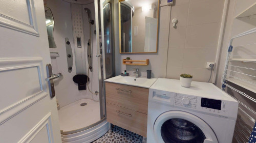Room in Rue des Essarts, Bron for 77 m² with 4 bedrooms - Gallery - 8