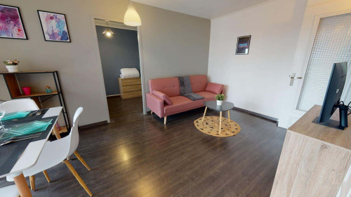 Room in Rue des Essarts, Bron for 77 m² with 4 bedrooms - Gallery - 6