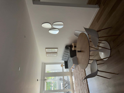 Room in Rue de Meyrin, Ferney-Voltaire for 91 m² with 4 bedrooms