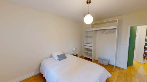 Room in Rue du Saule, Mulhouse for 122 m² with 5 bedrooms