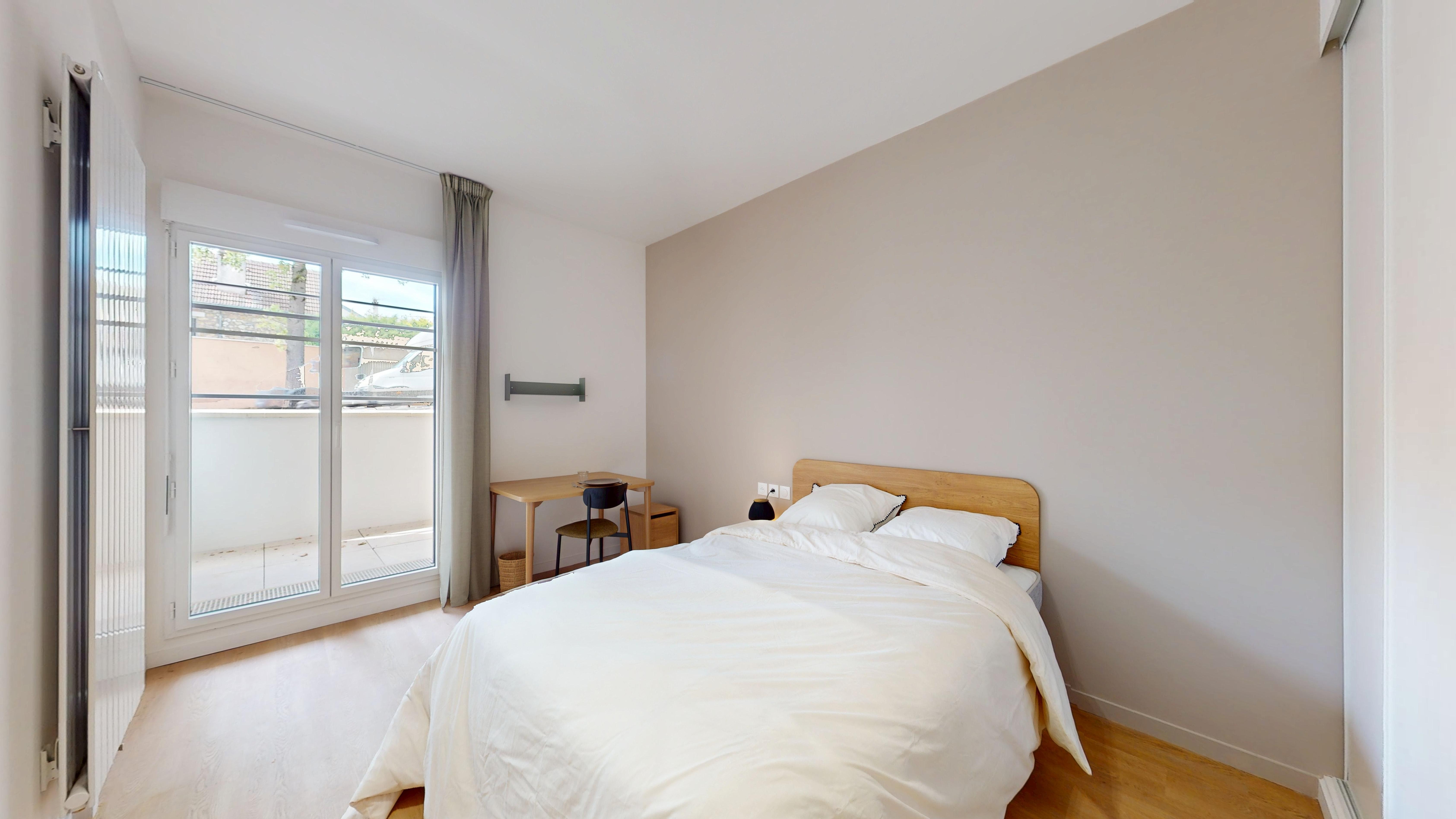 Room 002 - 6