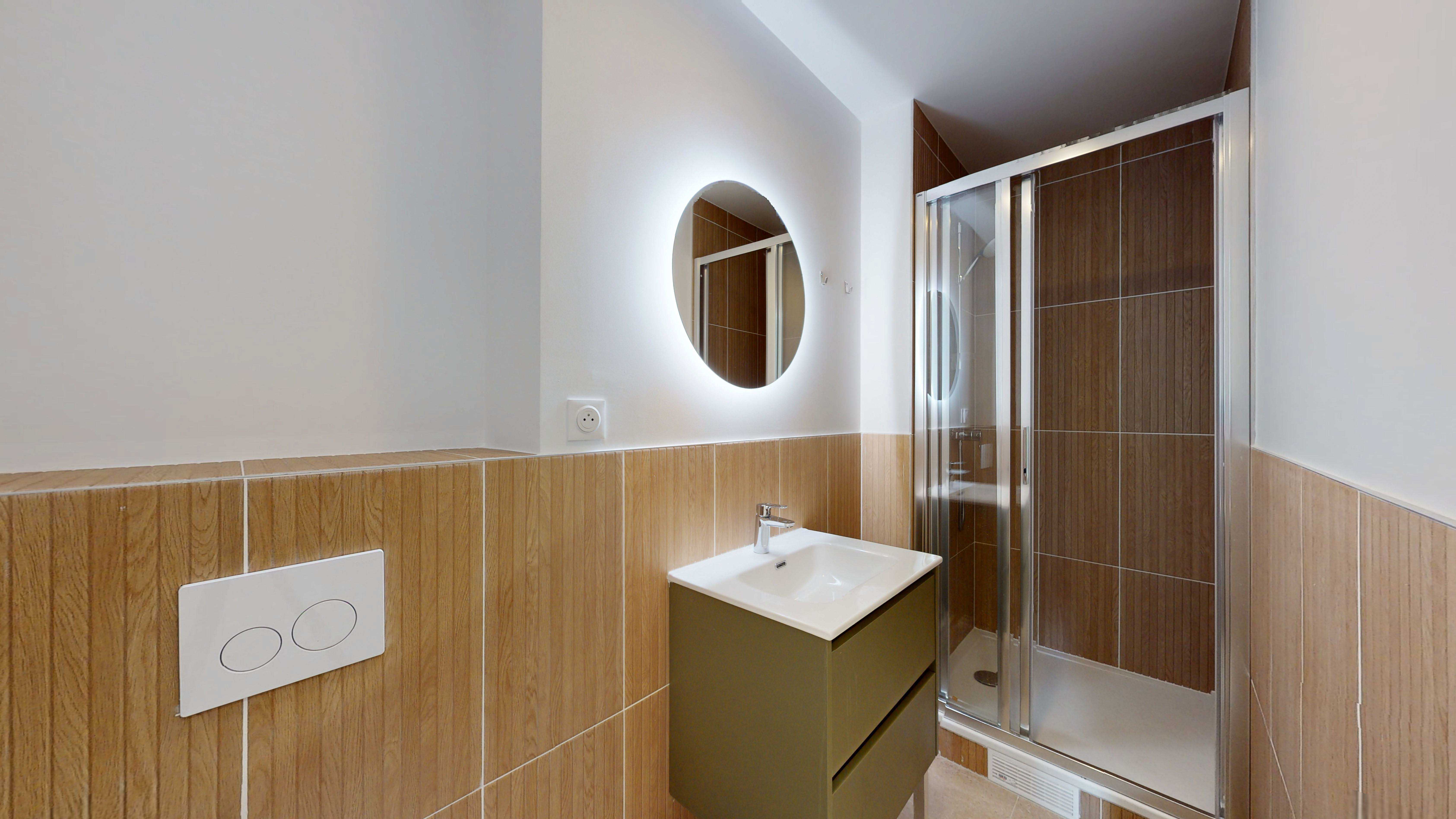 Room 002 - 2