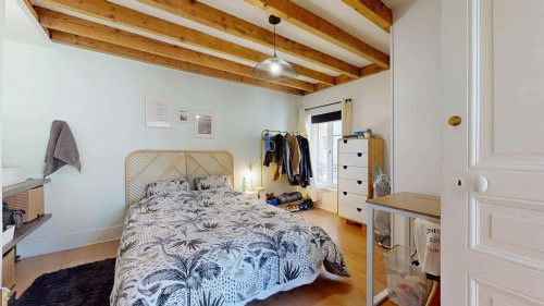 Room in Rue Abbé Banier, Clermont-Ferrand for 93 m² with 4 bedrooms