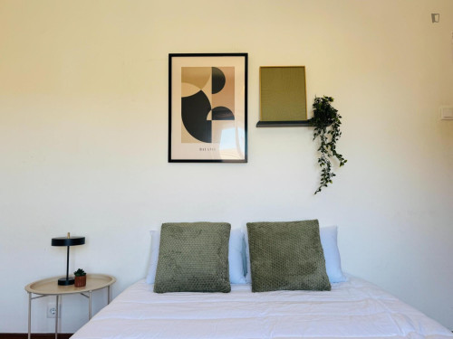Exclusive Double Bedroom with a balcony close to Faculty of Medicine