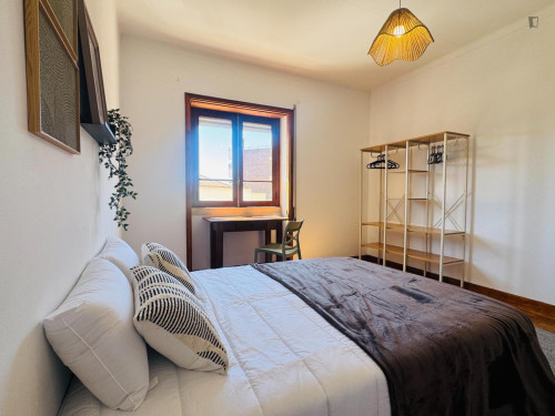 Pleasant Double Bedroom close to University of Coimbra