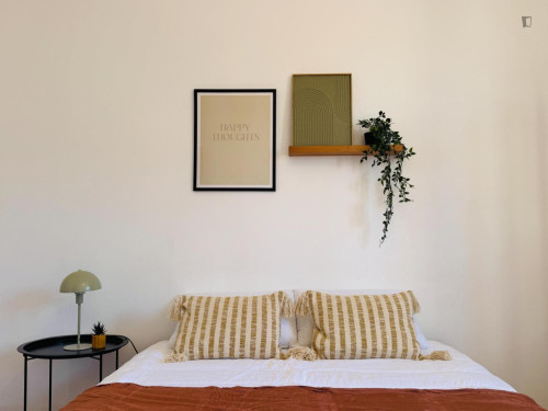 Sunny Double Bedroom close to  Sereia Garden