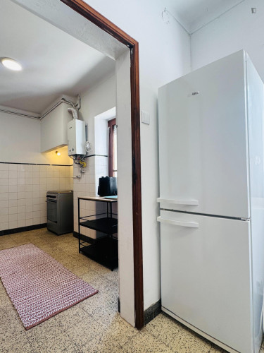Cozy Double Bedroom close to  Faculty of Medicine, University of Coimbra - Gallery - 7