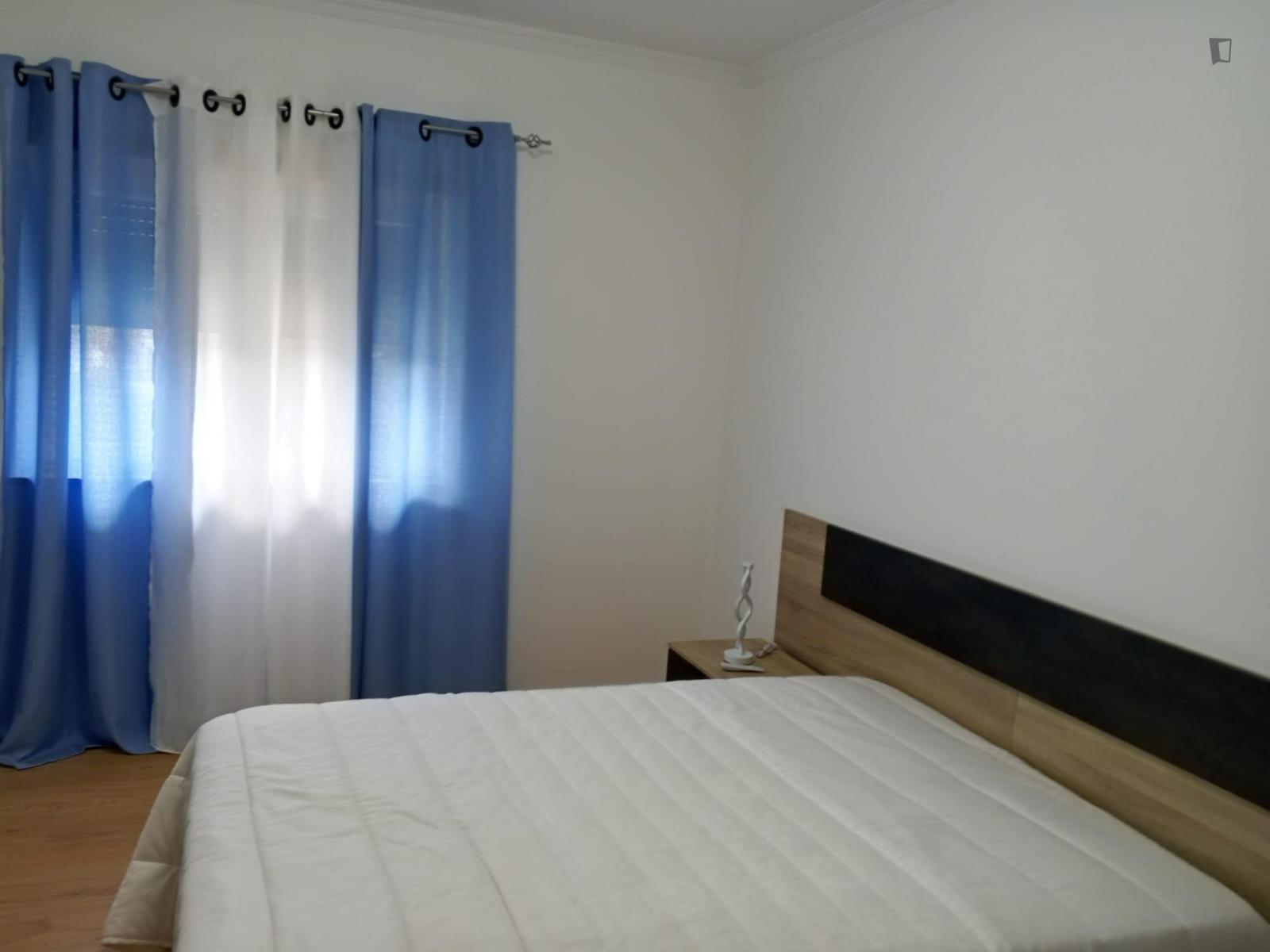 Comfy Double Bedroom Close To Polytechnic Institute Of Coimbra - 1
