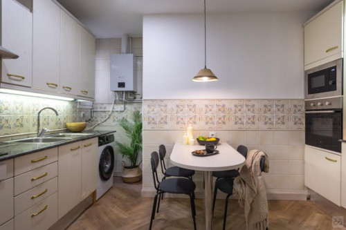 Ptge. De La Pau Home