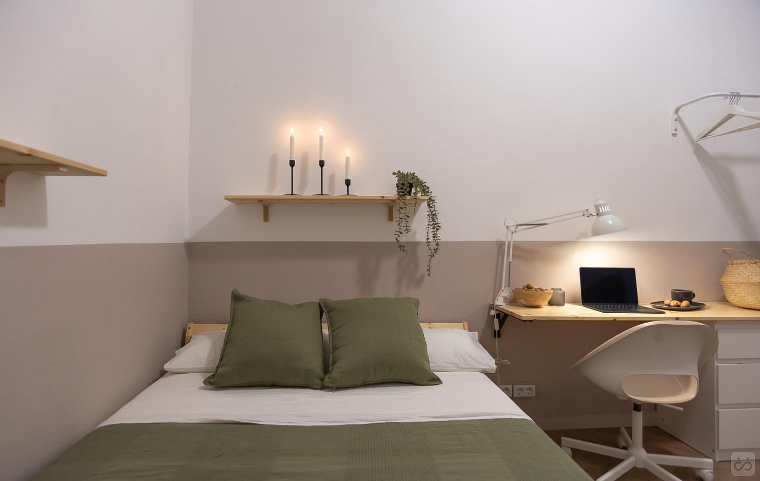 Interior-Facing Double Room With A Large Desk (Soho 1) - 3