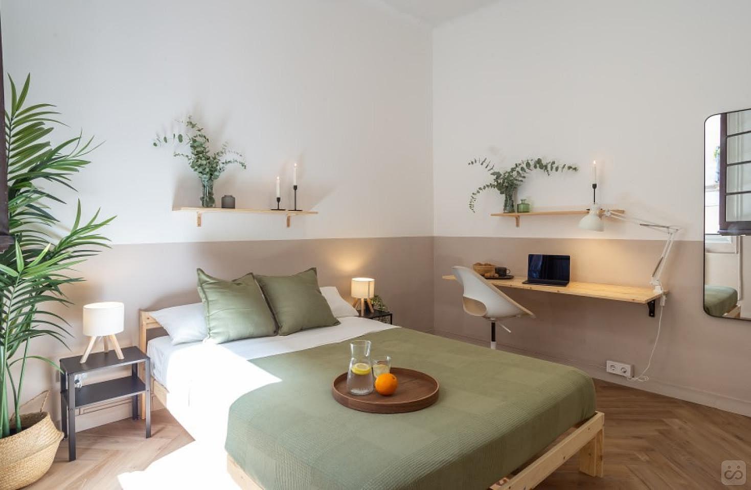 Exterior-Facing Double Room With A Large Window (Soho 5) - 7