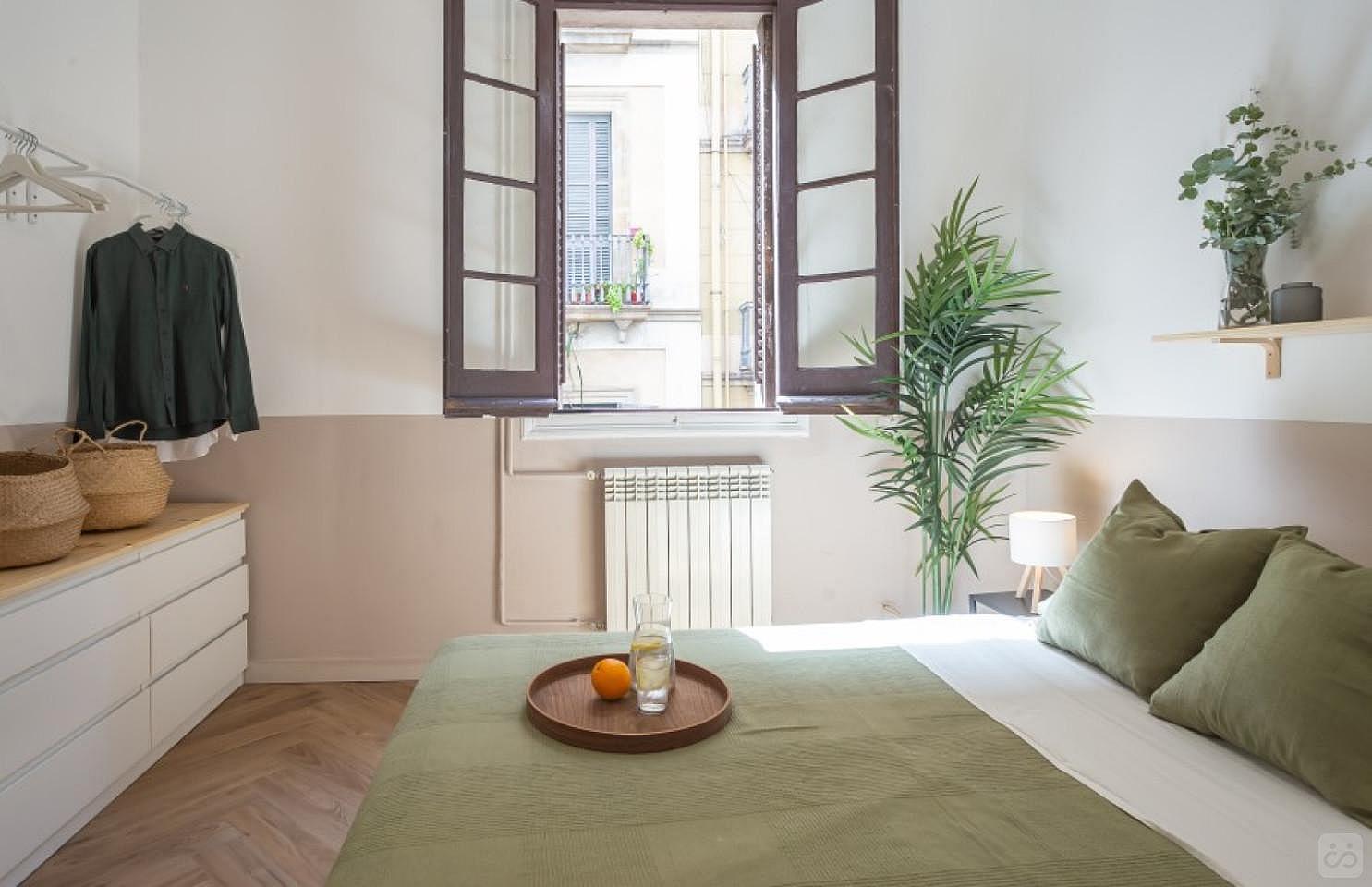 Exterior-Facing Double Room With A Large Window (Soho 5) - 6