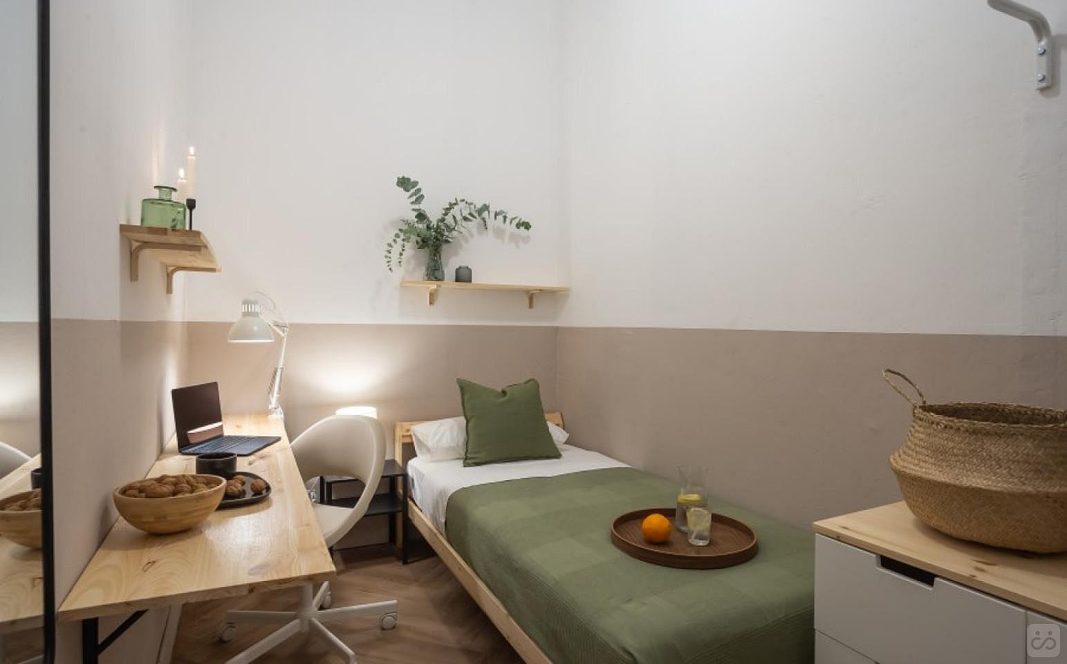 Interior-Facing Single Room With A Desk (Soho 6) - 3