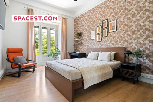 Room 1 - Av Sidonio Pais nr 24 1E