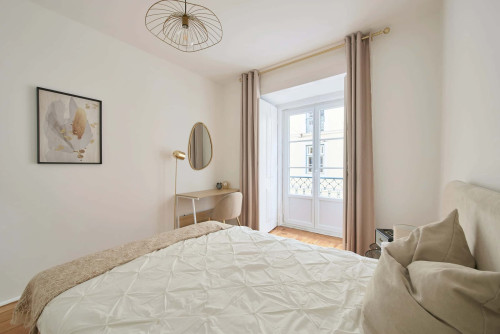Room 3 - Rua Nova da Trindade 22 1