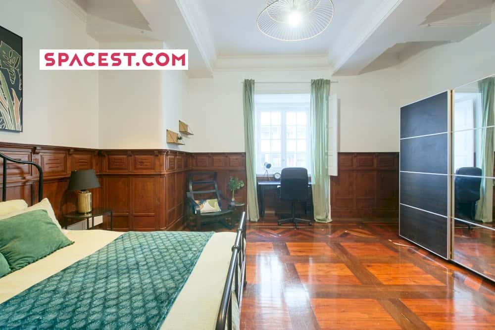 Room 1 - Av. Joao Crisostomo 25 R/C - 1