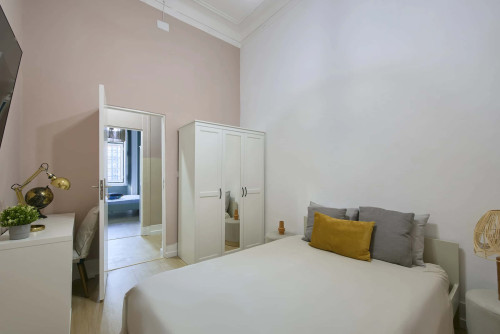 Room 9 - Largo Vitorino Damasio 2 2D