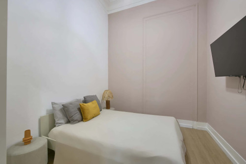 Room 9 - Largo Vitorino Damasio 2 2D