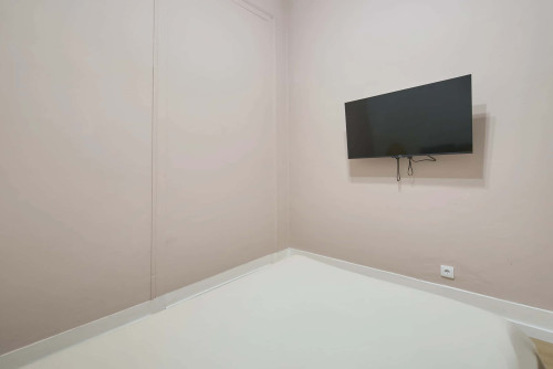 Room 9 - Largo Vitorino Damasio 2 2D - Gallery - 7