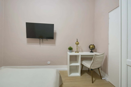 Room 9 - Largo Vitorino Damasio 2 2D - Gallery - 8